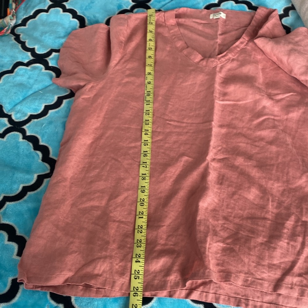 Bed Threads L Linen V Neck Top - Picture 14 of 14